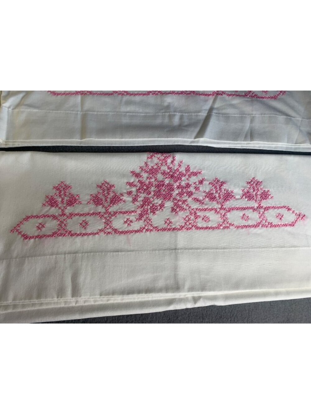 Vintage Hand Embroidered Pillowcases Set White Cotton with Pink Floral Design Be - Picture 2 of 12